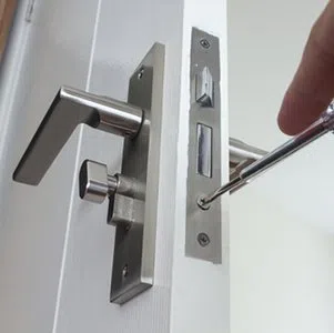 Father Son Locksmith Store Bellwood, IL 708-247-1990 - lock-opening